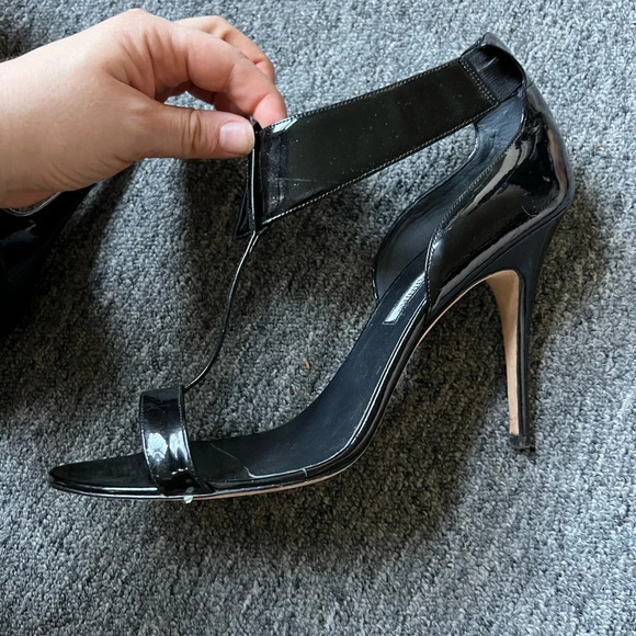 Manolo Blahnik Black Patent Leather T Strap Heels, size 40 - Picture 7 of 7